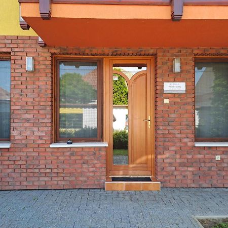 Rozmaring Apartmanok Gyula Exteriér fotografie