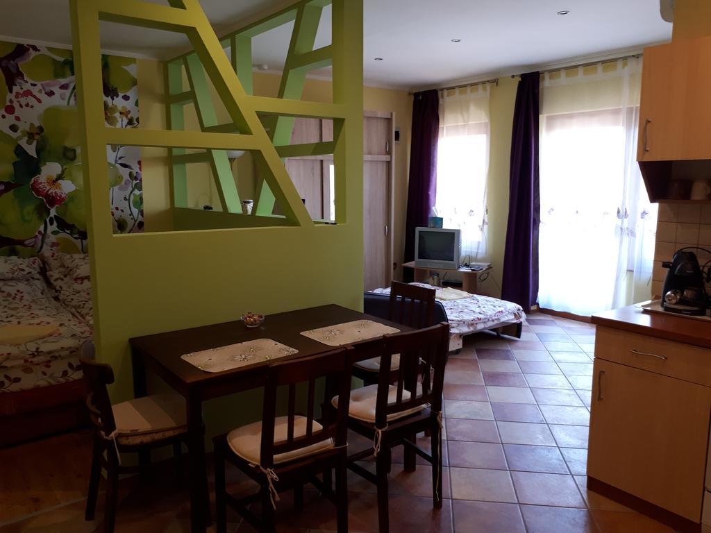 Rozmaring Apartmanok Gyula Exteriér fotografie