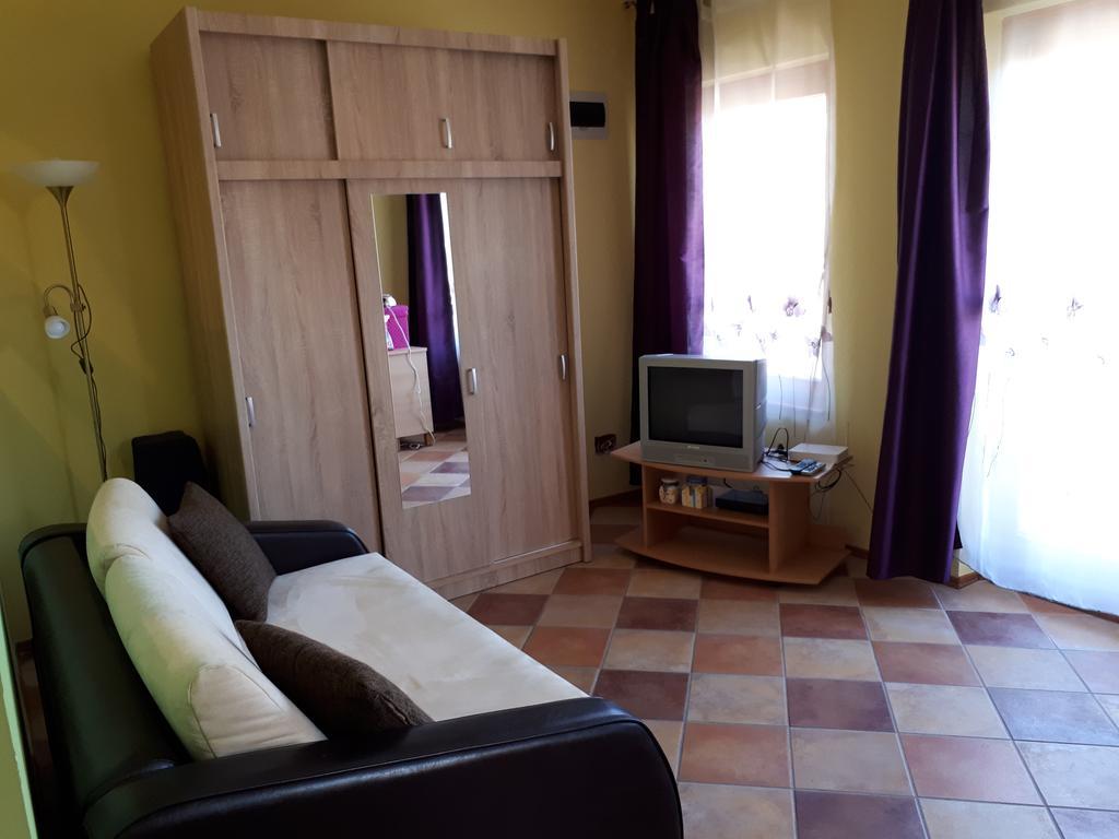 Rozmaring Apartmanok Gyula Exteriér fotografie
