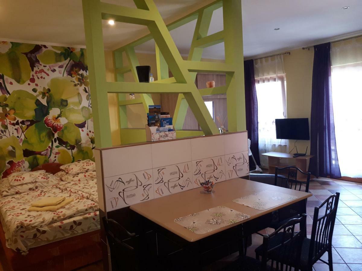 Rozmaring Apartmanok Gyula Exteriér fotografie