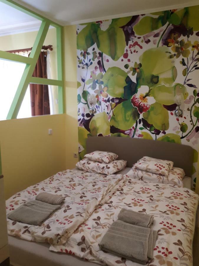 Rozmaring Apartmanok Gyula Exteriér fotografie